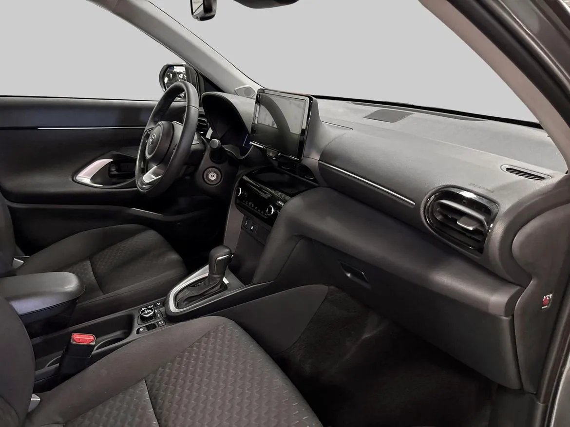 Vehicle image 8