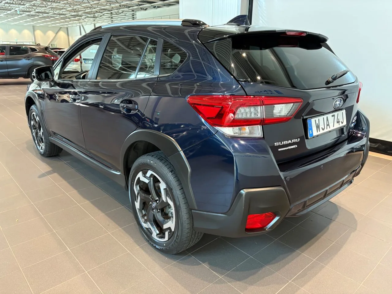 Vehicle image 4