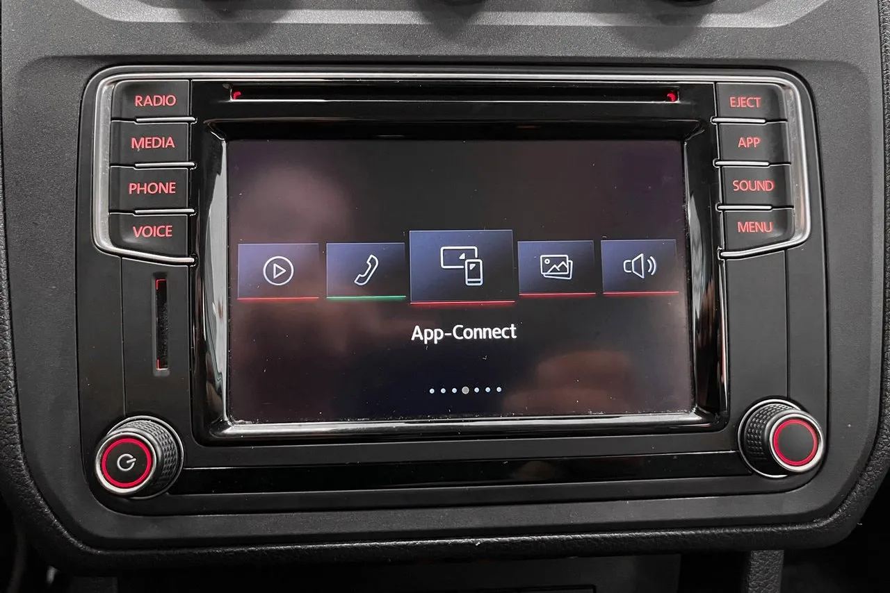 Vehicle image 27