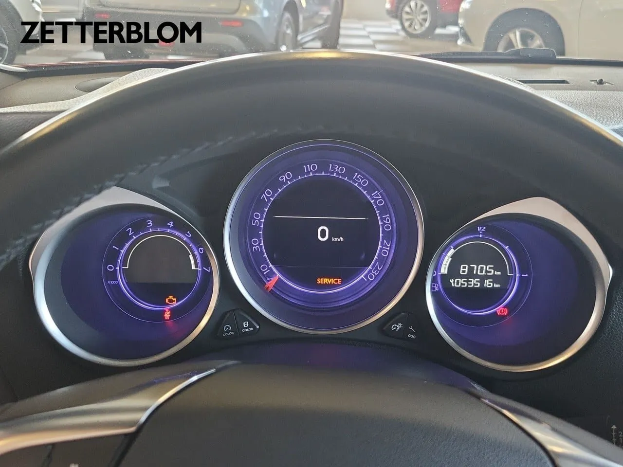 Vehicle image 10