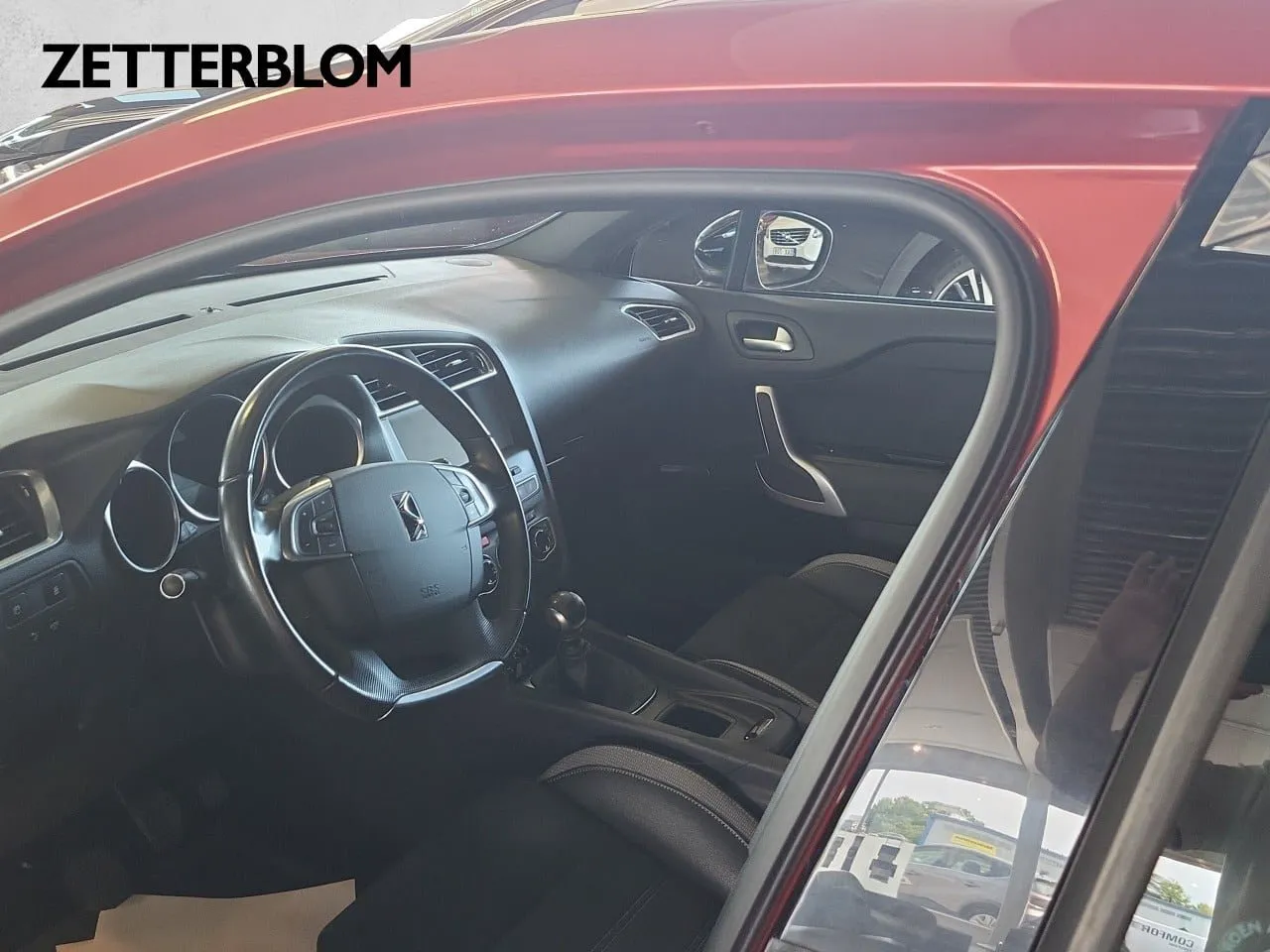 Vehicle image 7