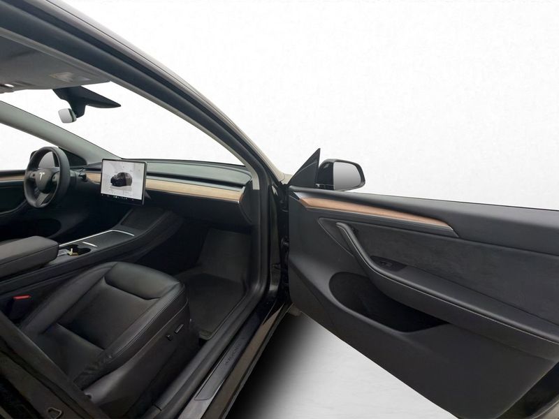 Tesla Model Y bild 22