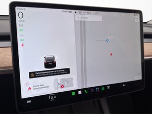 Tesla Model Y bild 16