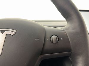 Tesla Model Y bild 27