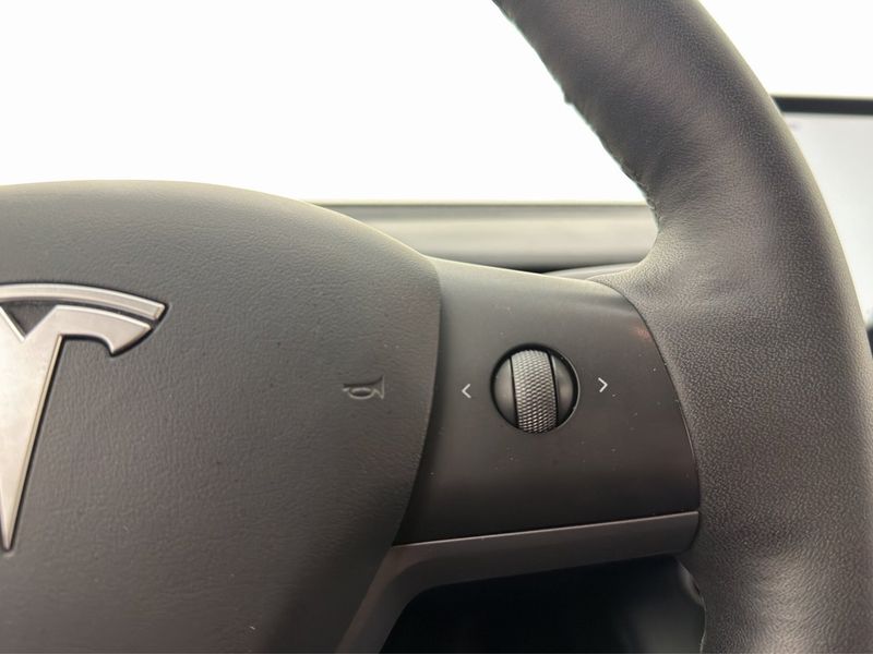Tesla Model Y bild 27