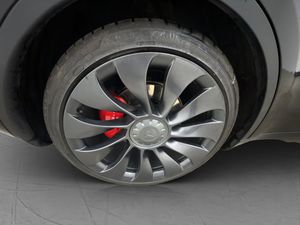 Tesla Model Y bild 31