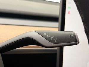 Tesla Model Y bild 28