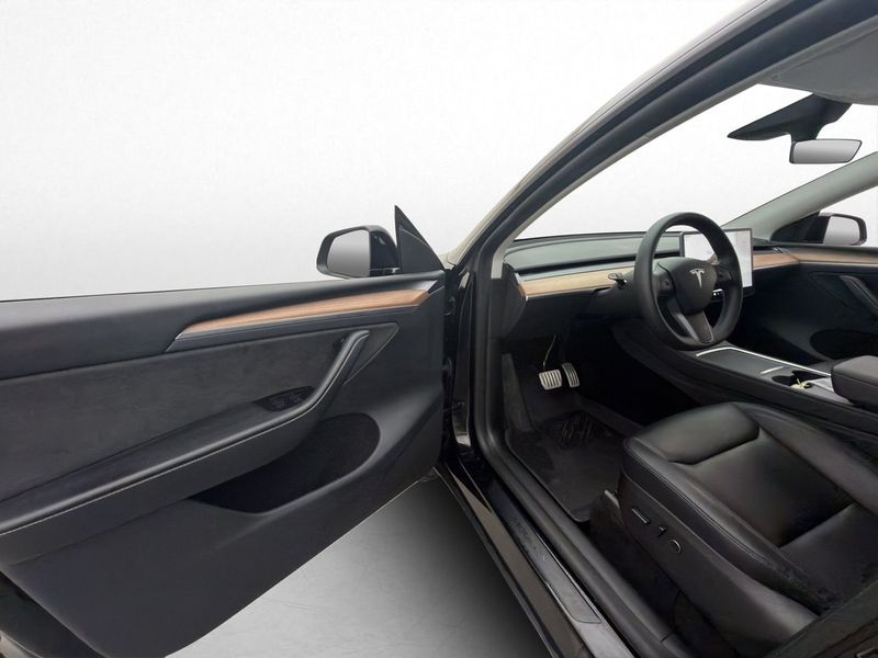 Tesla Model Y bild 10
