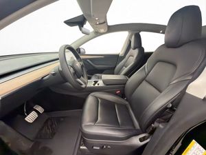 Tesla Model Y bild 12