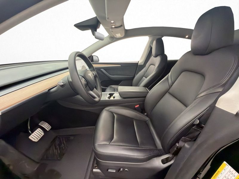 Tesla Model Y bild 12