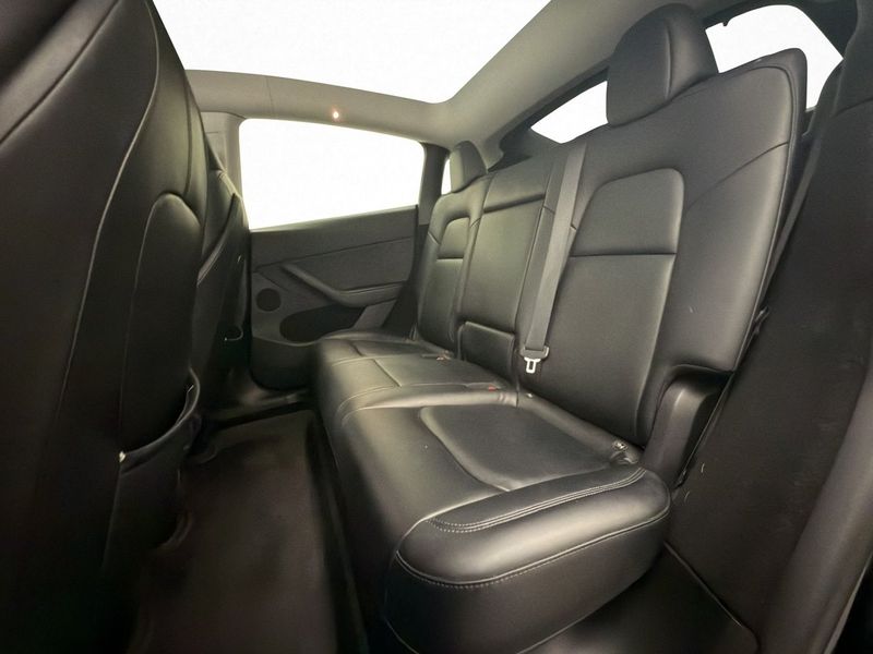 Tesla Model Y bild 24