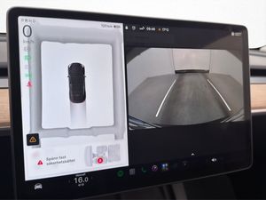 Tesla Model Y bild 15