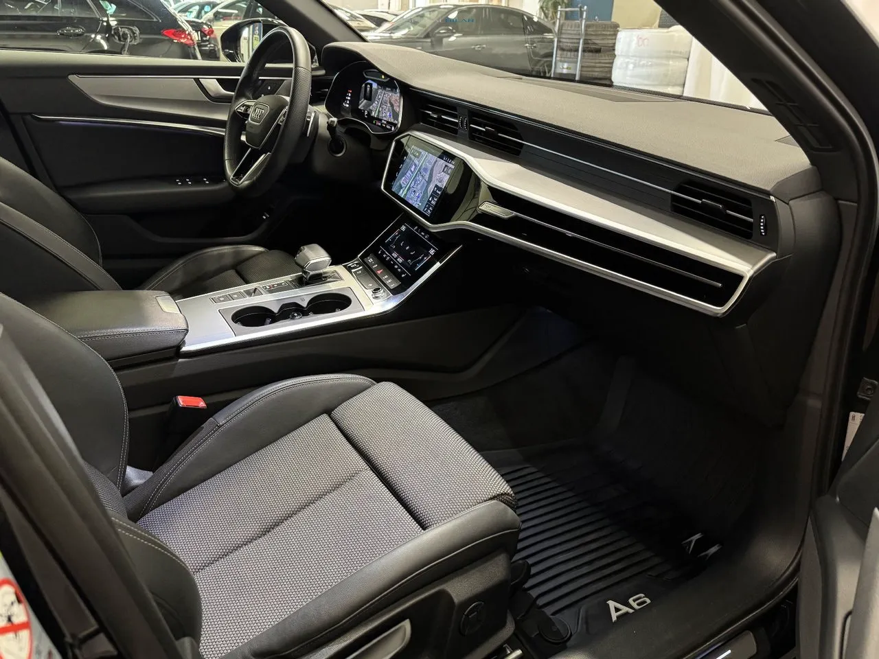 Vehicle image 18