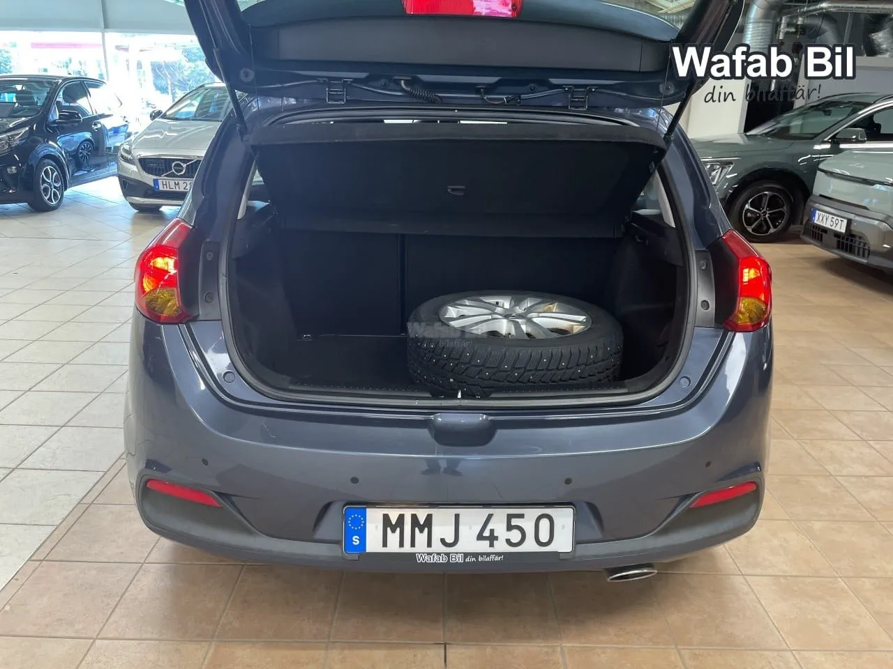 Vehicle image 13