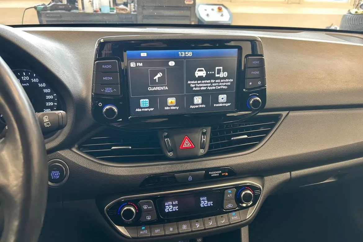 Vehicle image 18