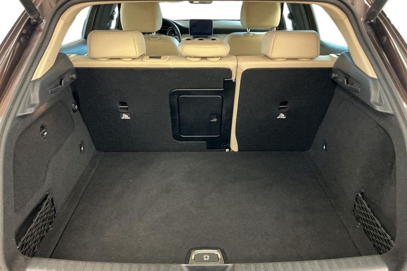 Mercedes GLA220 bild 23