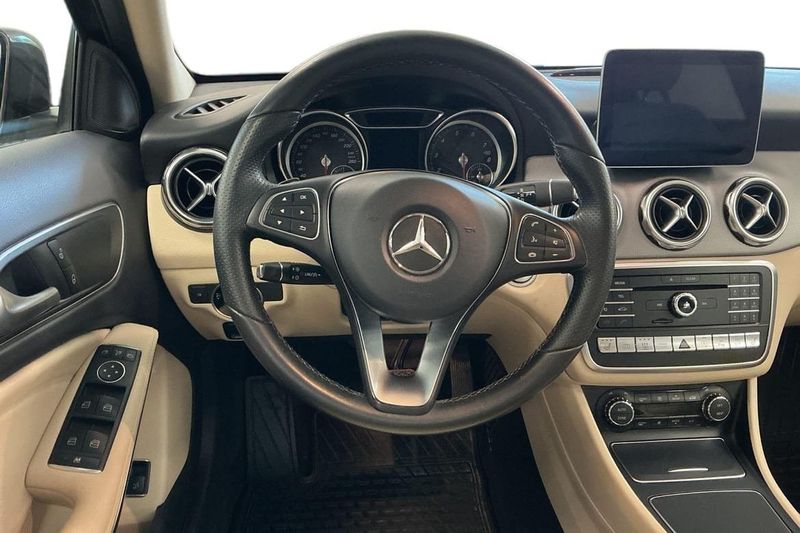 Mercedes GLA220 bild 13