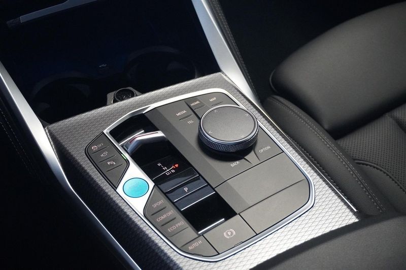 BMW i4 bild 27