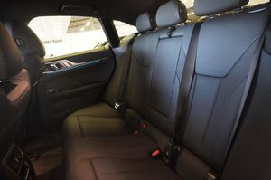 BMW i4 bild 11
