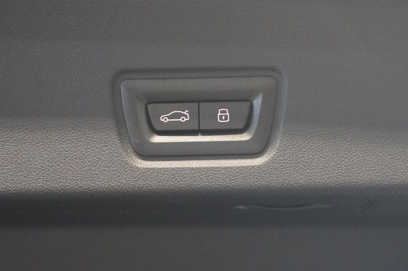 BMW i4 bild 7