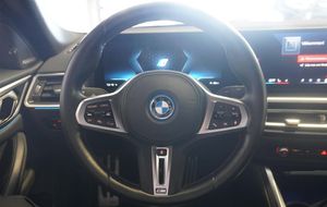 BMW i4 bild 17