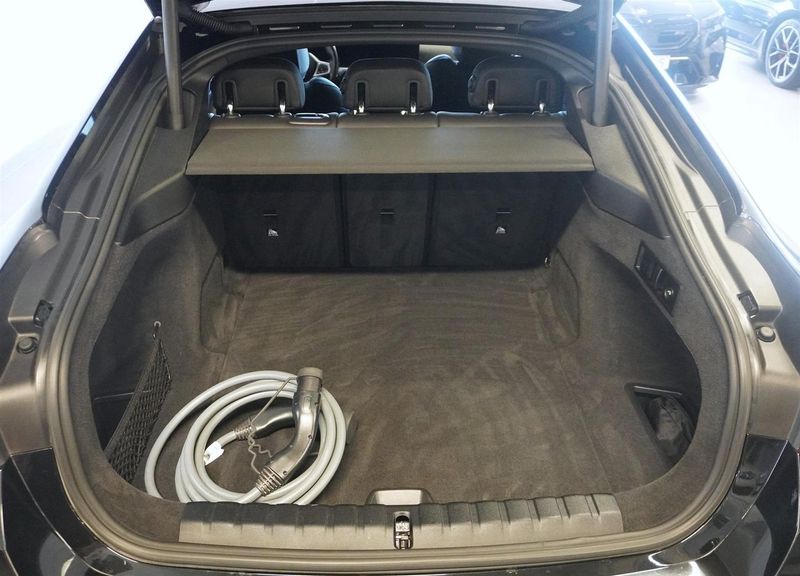 BMW i4 bild 6
