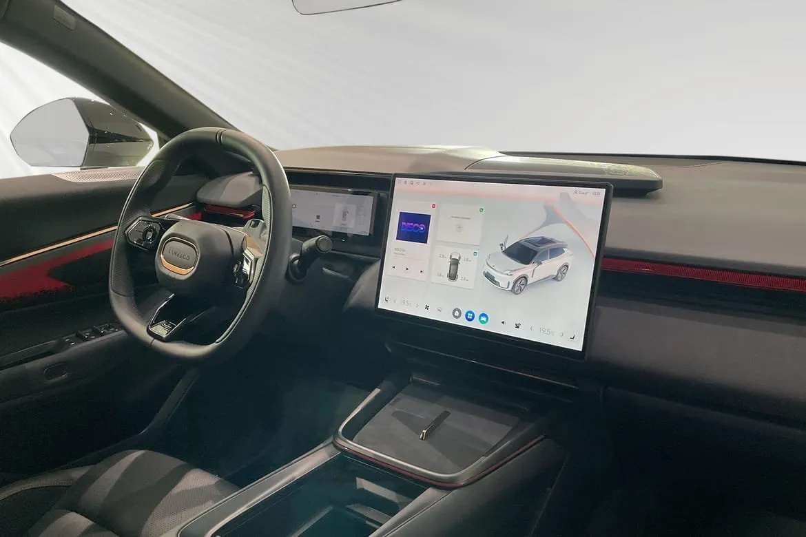 Vehicle image 8