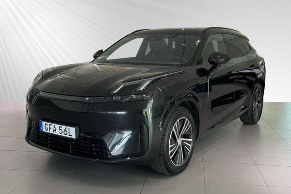 Lynk & Co 08 Core PHEV - Privatleasing 5495kr/mån inkl. v-hjul - 2025