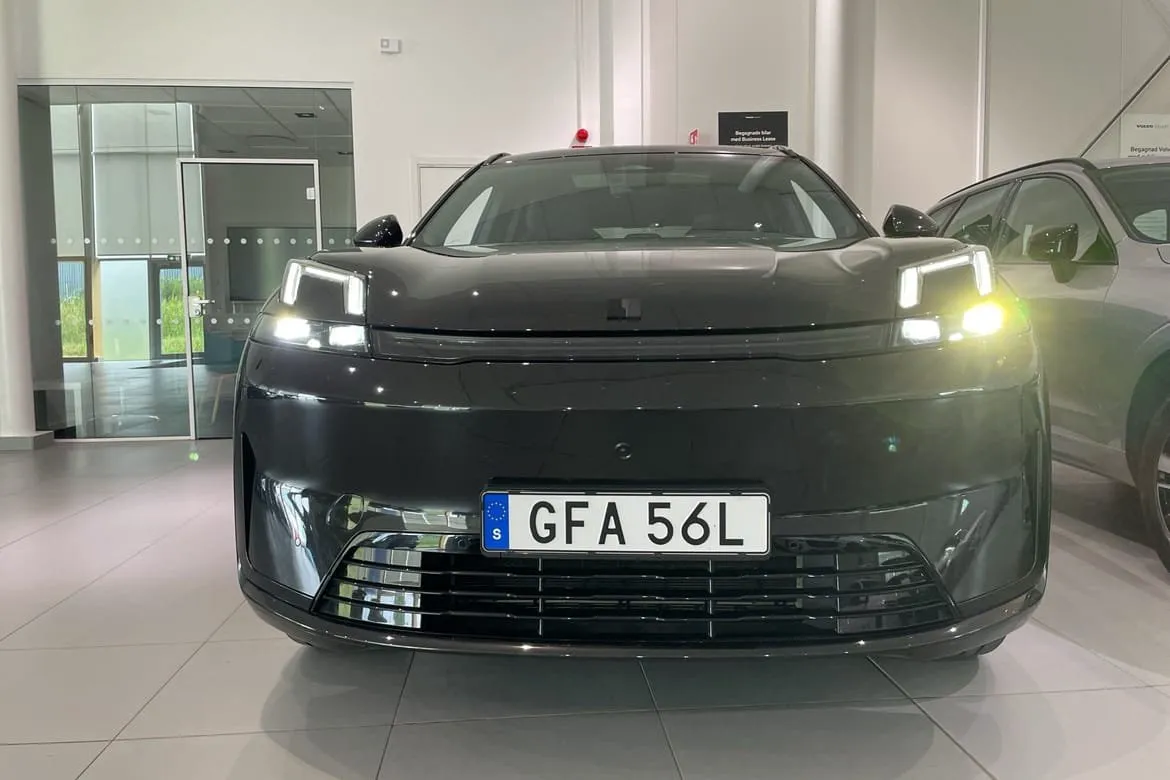 Vehicle image 19