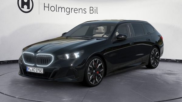 BMW 550 e xDrive Touring M Sport Pro Business Ed Drag DA Pro B W - 2026