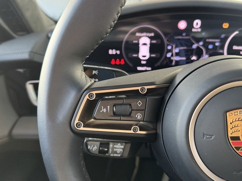 Porsche Taycan bild 23