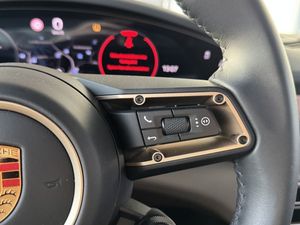 Porsche Taycan bild 24