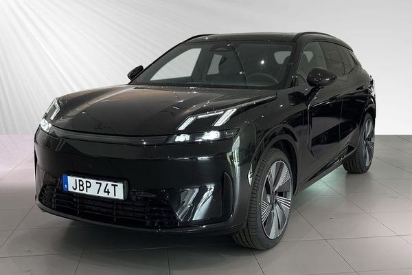 Lynk & Co 08 Core PHEV Privatleasing 5495kr/mån inkl. v-hjul - 2025