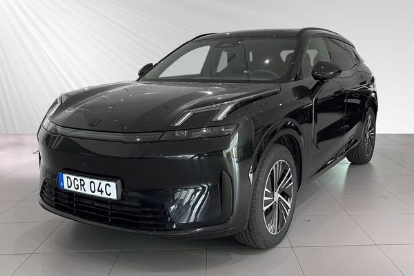 Lynk & Co 08 Core PHEV Privatleasing 5495kr/mån inkl. v-hjul - 2025