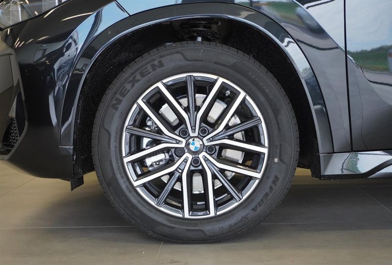BMW iX1 bild 2