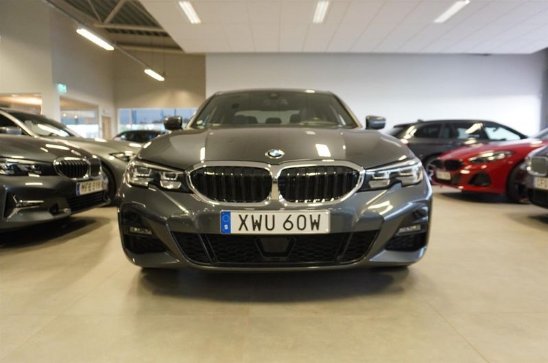 BMW 330 bild 2