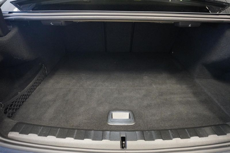 BMW 330 bild 6