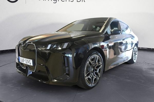 BMW iX xDrive60 Charged M Sport Pro Ed Drag DA H K | Ränta 0,9 - 2026