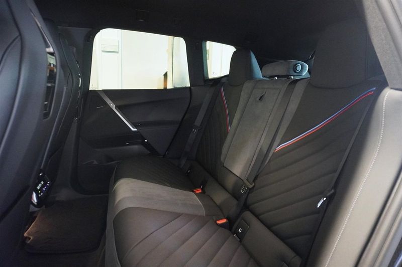 BMW iX bild 13