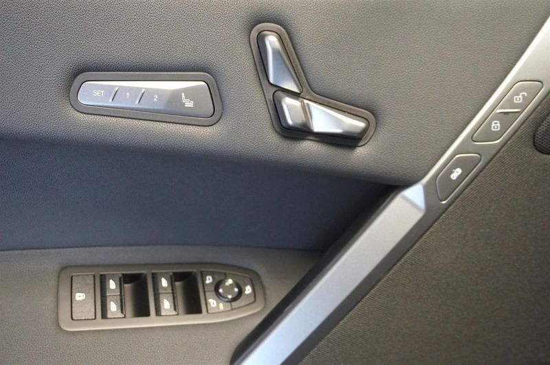 BMW iX bild 11