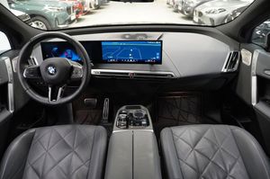 BMW iX bild 17