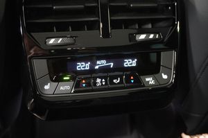 BMW iX bild 19