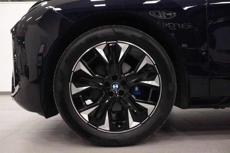 BMW iX bild 2
