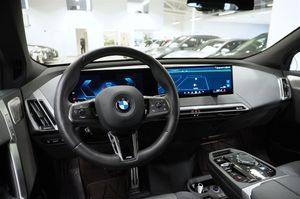 BMW iX bild 11