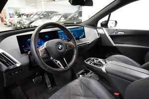 BMW iX bild 8