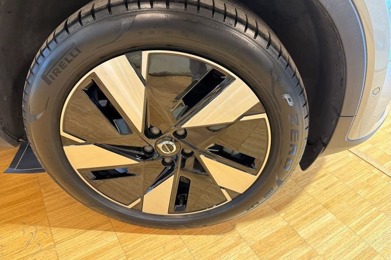 Volvo EX40 bild 13
