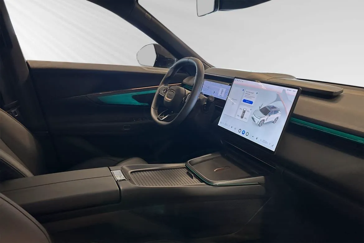 Vehicle image 8