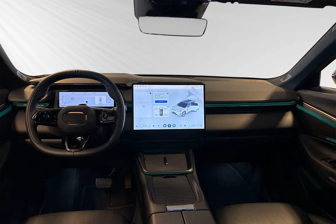 Vehicle image 7