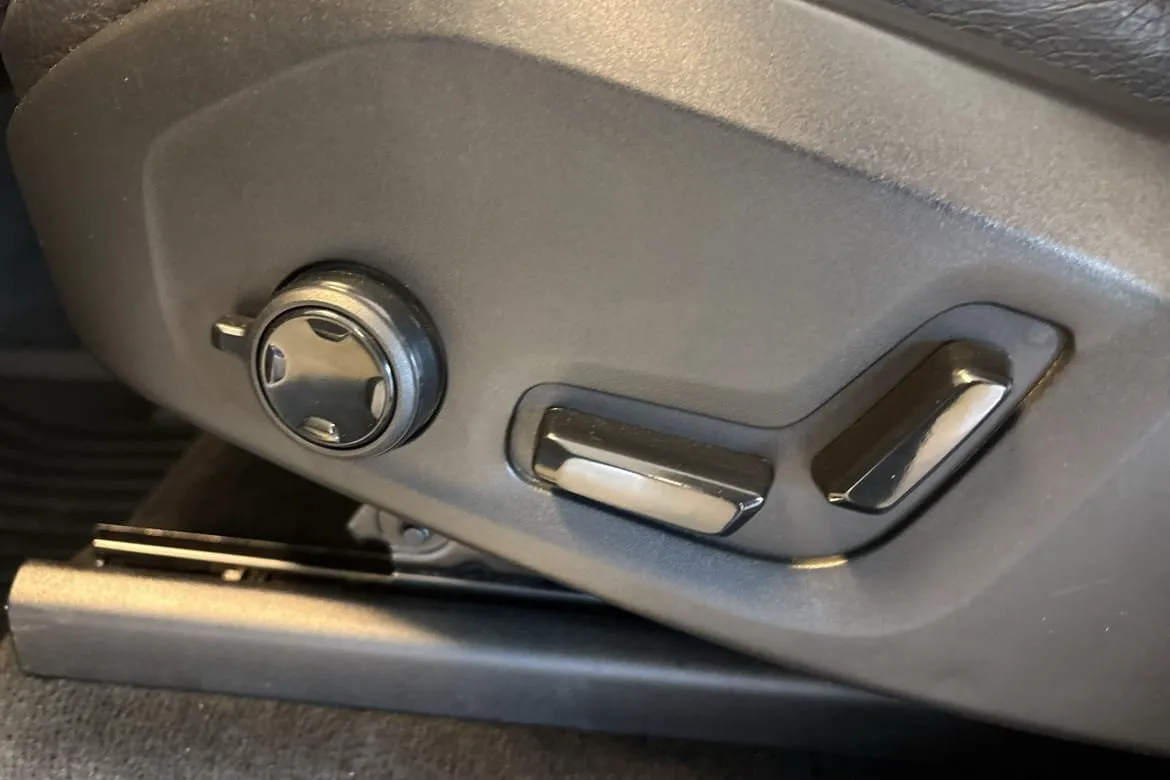 Vehicle image 36