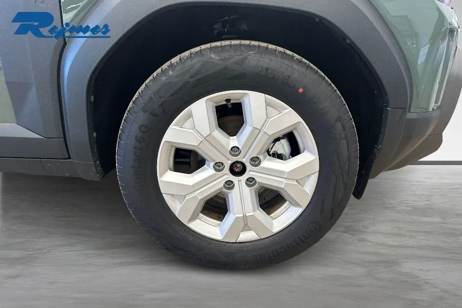 Vehicle image 17